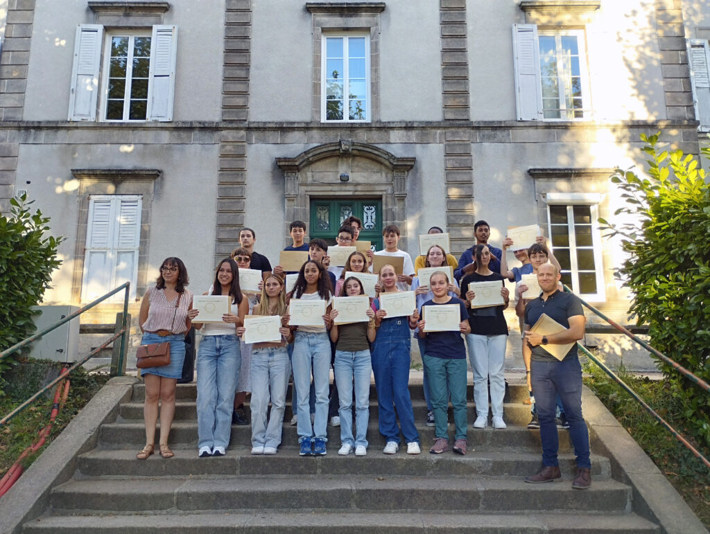 Remise du DNB aux anciens 3èmeB de Jeanne d'Arc.
