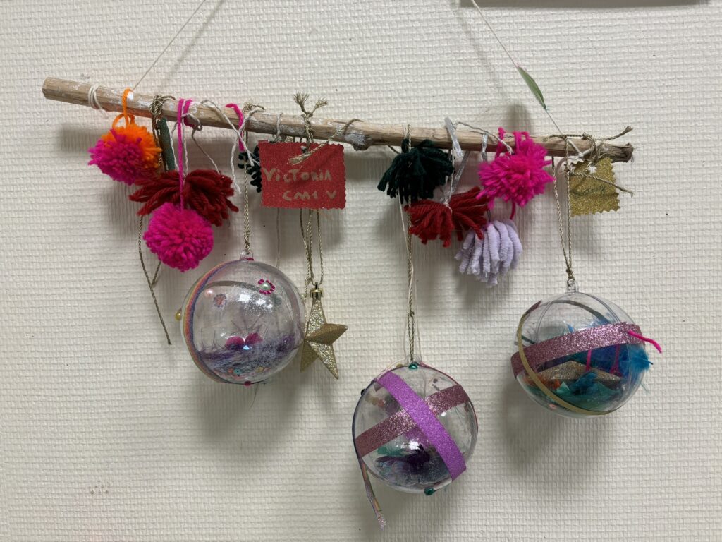 boules-de-noel-eleve-ecole-primaire-jeanne-darc-limoges-chdf-2023