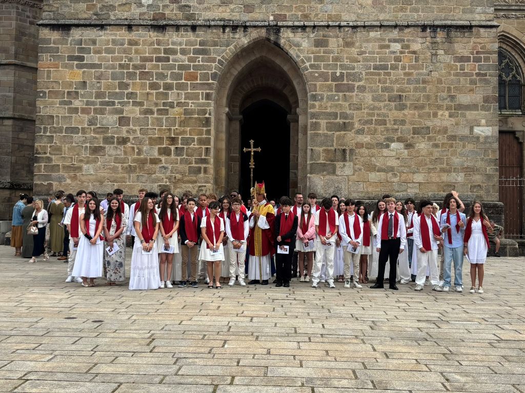 confirmation-ensemble-scolaire-charles-de-foucauld-juin-2025