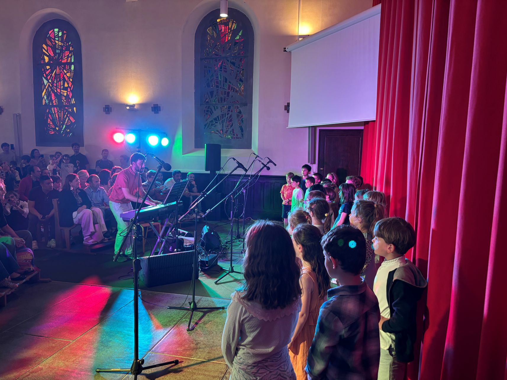 spectacle-chant-ecole-ozanam